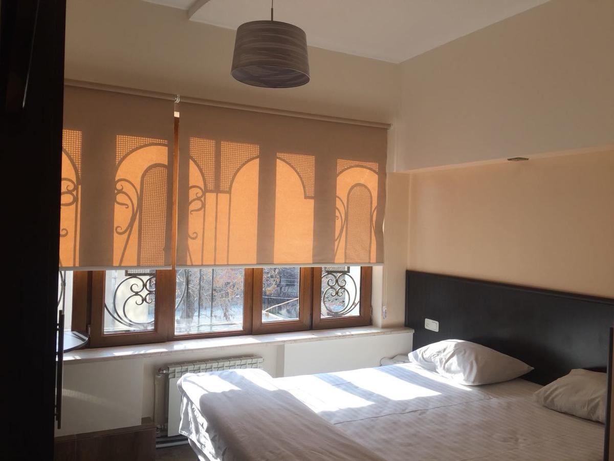 Yerevan Guest House ภายนอก รูปภาพ